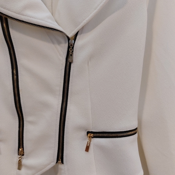 •°White Jacket with black details & gold hardware°• - Picture 2 of 6